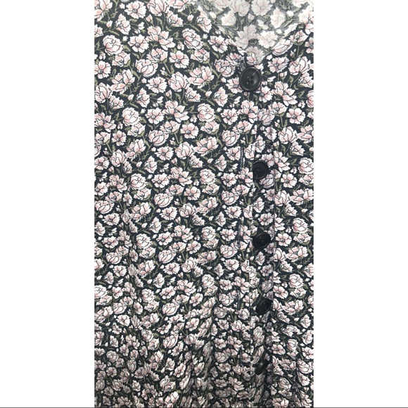 Floral Blouse with tied sleeves - Picture 2 of 2